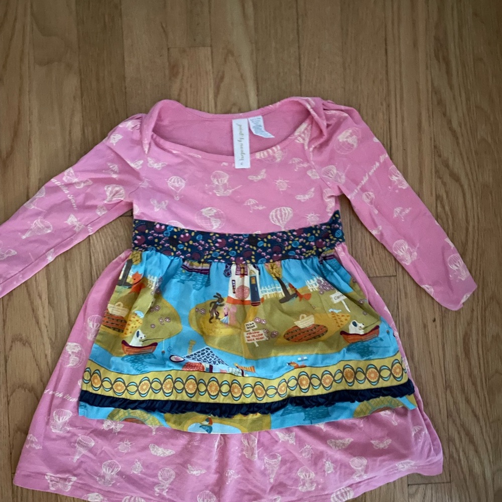 Cute detailed shirt!